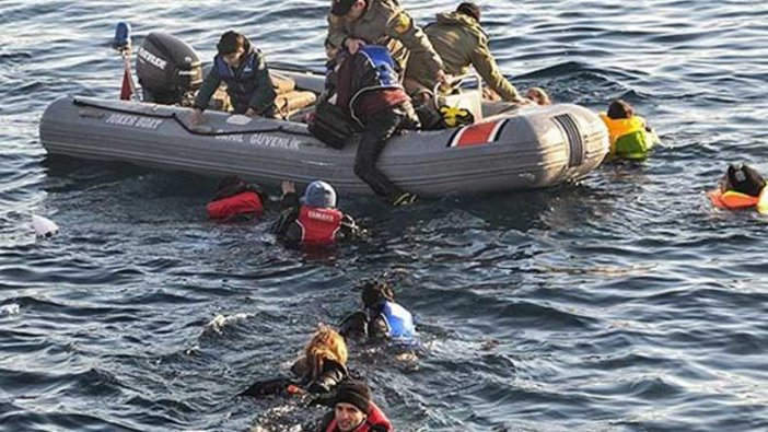 Bodrum'da göçmenleri taşıyan tekne battı! 3 kişi kayıp