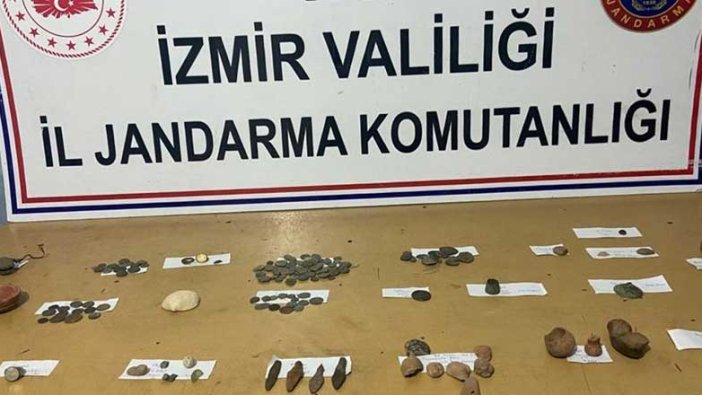 İzmir'de çeşitli dönemlere ait 165 parça obje ele geçirildi