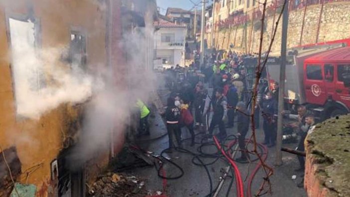 Son dakika... İzmir'de yangın faciası: 3 çocuk yaşamını yitirdi