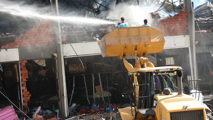 AVM'de yangın çıktı: İtfaiye ekipleri yoğun mesai harcadı