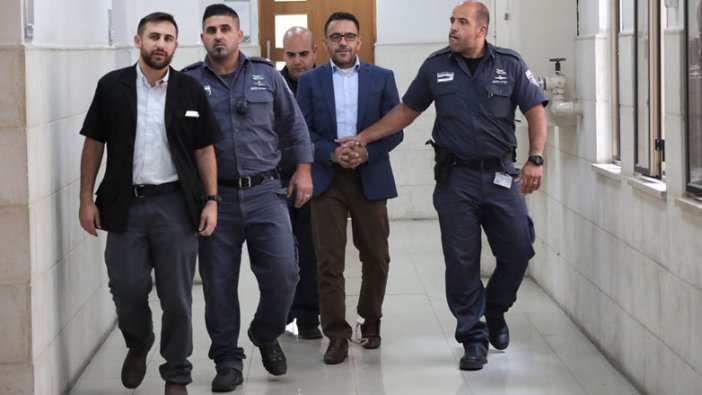 İsrail polisi Kudüs Valisini gözaltına aldı