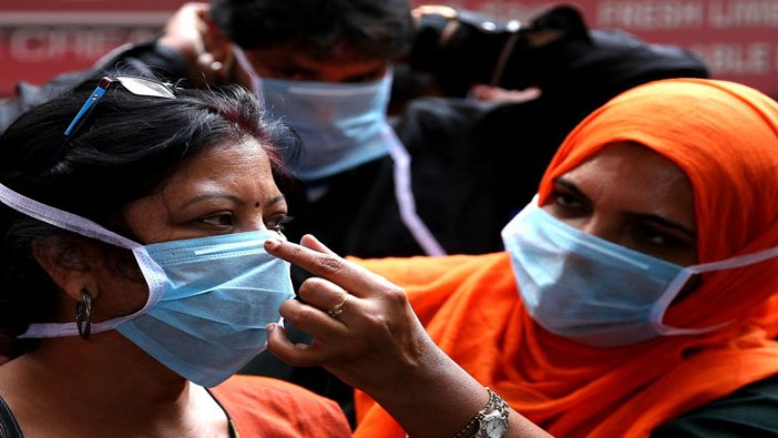 Hindistan'da 24 saatte 75 bin korona virüs vakası tespit edildi