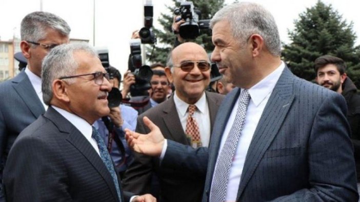 AKP'li eski başkan, yeni AKP'li başkanı topa tuttu